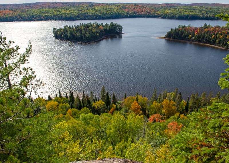 A stunning lookout overtop an Algonquin Park lake from Centennial Ridges Trail